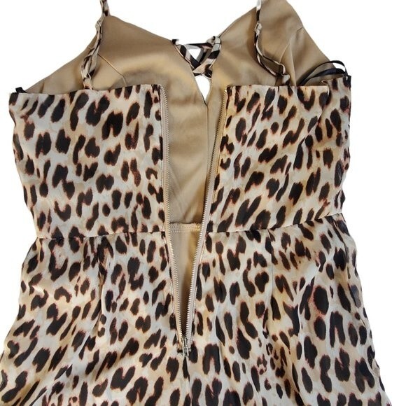 Material Girl Natural Leopard spaghetti strap shorts romper sz S - Picture 7 of 12